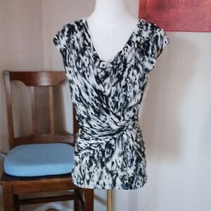 Classiques Entier Black and White Twist-Waist Drape Top